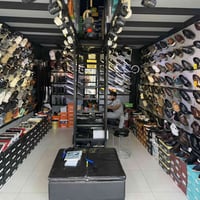 🔥 فرصة استثمار مميزة 🔥 📍 محل أحذية للبيع مع كامل البضاعة    الموقع: ال...