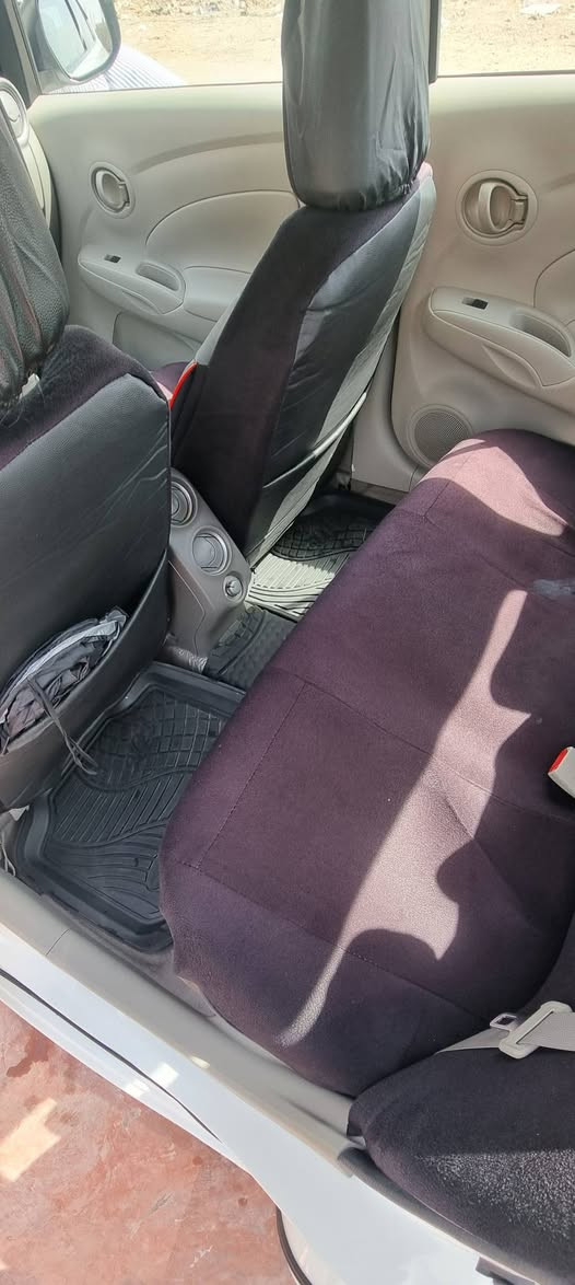 سلام عليكم نيسان صني ٢٤ ماشية ٣٥ الف بيها بارد بالجنطة وبيها بارد جاملغ الامامي مبدل دعامية امامية ولايت للبيع ب١٢٥ للاتصال ***********
