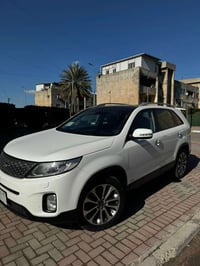 سورنتو خليجي كويتي 2015 فول موصفات  محرك 6 سلندر  7 راكب  ماشيه 95الف ...