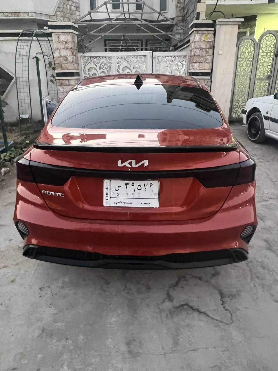السلام عليكم فورتي 2022 للبيع لون مشمشي مميز رقم بغداد معوقين بعد 10 اشهر تصير حره حادثها جاملغ وبنيد بدون دواخل وباب السائق بي صبغ اثر الحادث مال امريكا السعر 135 وبيها مجال بسيط  مكاني بغداد البياع ***********
