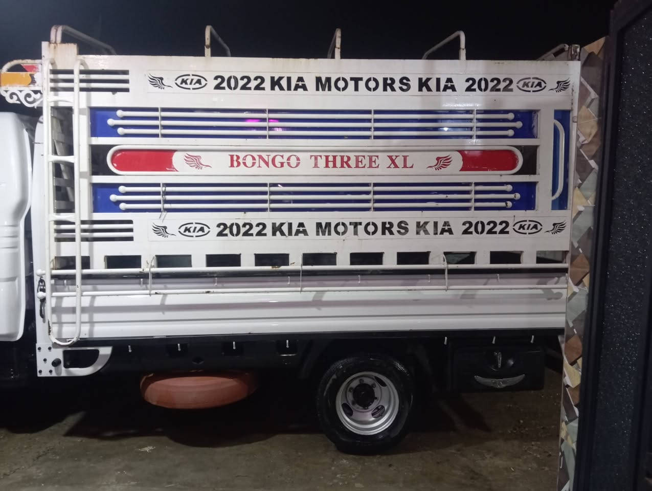 محجر فحل للبيع نضيف الشراي فقط ***********
