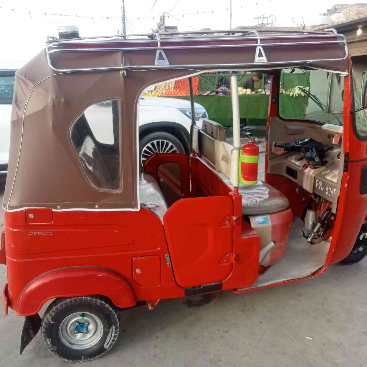 السلام عليكم تكتك 2023 مضلع  رقم بغداد 

تكتك جديده بيهه شبر بارد بربع فقط مكينه كير اكسن كفاله كشر بلادي قطرة صبغ معجون مابيه كغاله تجي تكلب وتقتنع 

السعر 9600 وبيه مجال بسيط 

بغداد حي البتول 
***********
