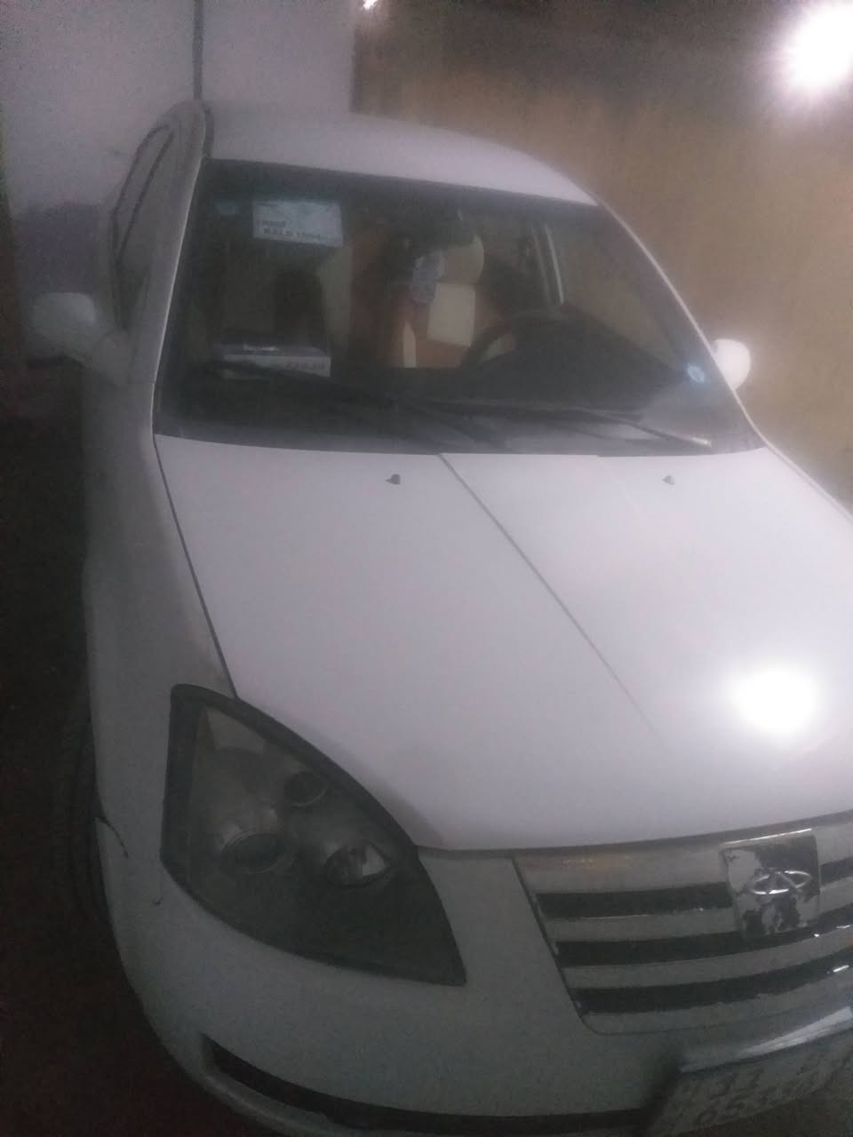 اسلام عليكم  شيري A5  موديل 2012  اوتماتيك الون ابيض محرك كير 2000 بلادي بحاله جيده  تخم تايرات جديد قبل شهر شاده رقم بغداد جديد بسمي سعر 40$   بي مجال اوهذا رقمي ***********
