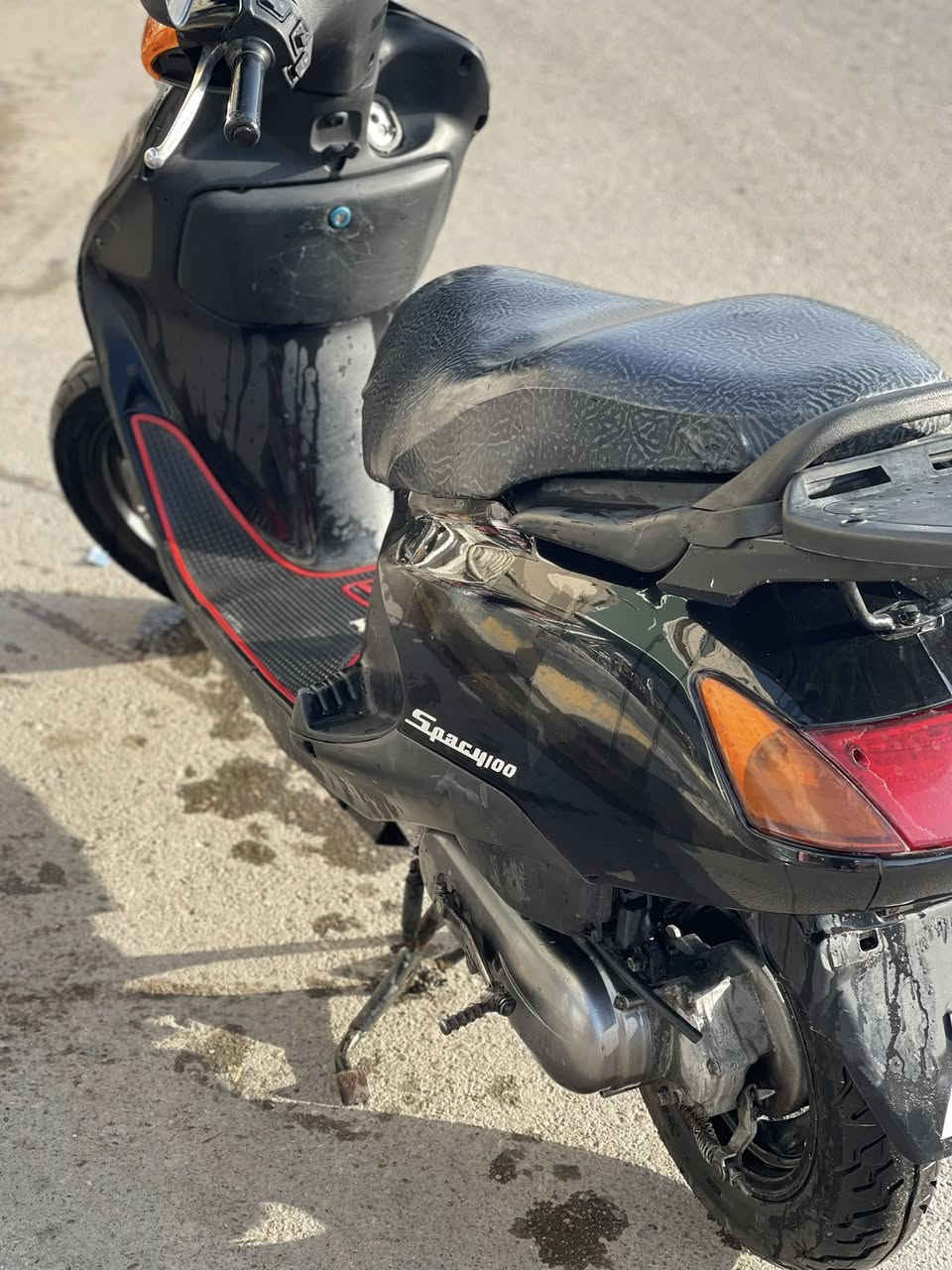 دراجه سبيسي ياباني للبيع دراجه ماليها نقص وناعمه خرسه فقط باتري يراد الها غيرها كله شغاله سعر ٥٠٠وبيها مجال قليل كلش شراي تصل خاص ماجاوب رقم ***********
