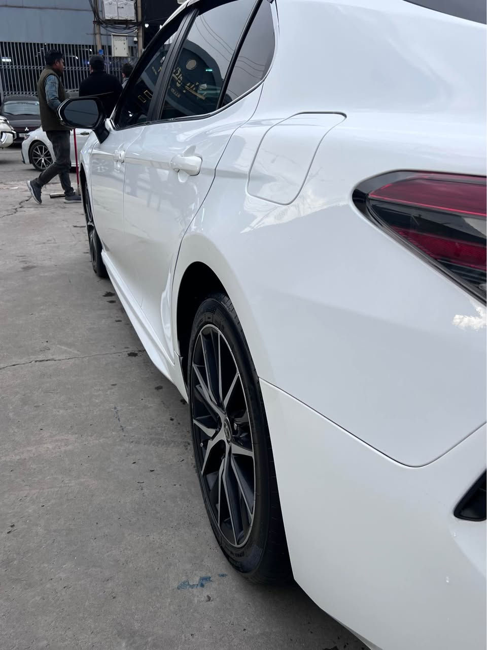 تويتا كامري مودل 2022 سياركه بي ژوري بي ئيرباگ نوي نويه هه مو شتي به شه رت نيو چاملغ پشته وه سبوخه هاتا بلي جوان بي كيشه 84 هه زار رويه
سعري:212$ وه ره قه 

رقم ساحيبي:*********** أربيل, العراق
