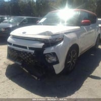 كيا صول 2020 لون ابيضّ  تو كلار قمارة حمراء - محرك ٢٠٠٠ دوش ضرر جدآ بس...