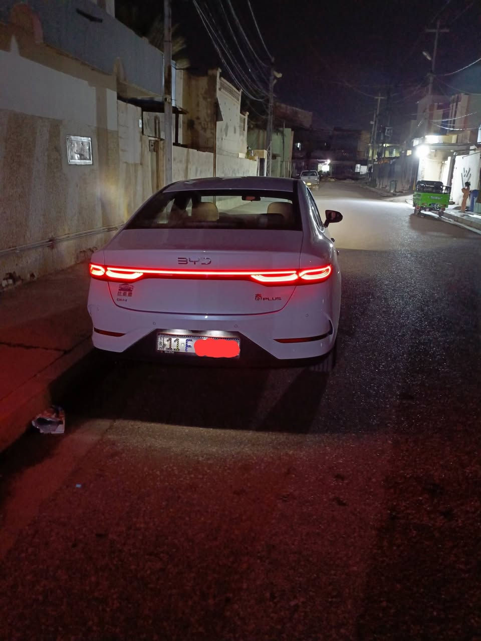 كن بلاص مكفولة رقم بغداد بإسمي ماشي 7800 السعر 17 مليون و900 مكان السيارة فلوجة ***********
