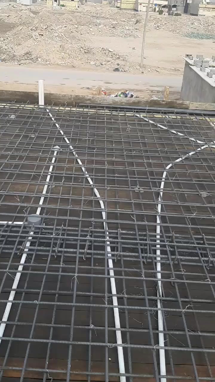 سلام عليكم 
بناء نجارة وصب  يومي قطعي  تسليم هيكل
***********
