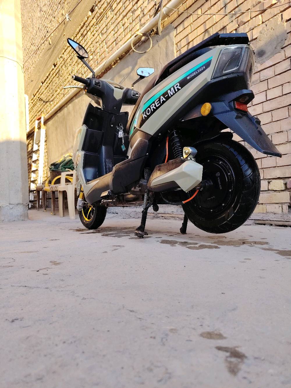 سلام عليكم للبيع دراجه شحن ٦بطاريات دراجه موديل (24)جديده كهربائيات كله شغاله بيه (بك) واربع نمر سويجات ٢ بصمه شاشه ٢ تشغيل عل شاشه دبل اشاره لايت زنون هواي بيه امور دراجه مامفتوح بيه برغي لوك مكانه حله مهندسين... 