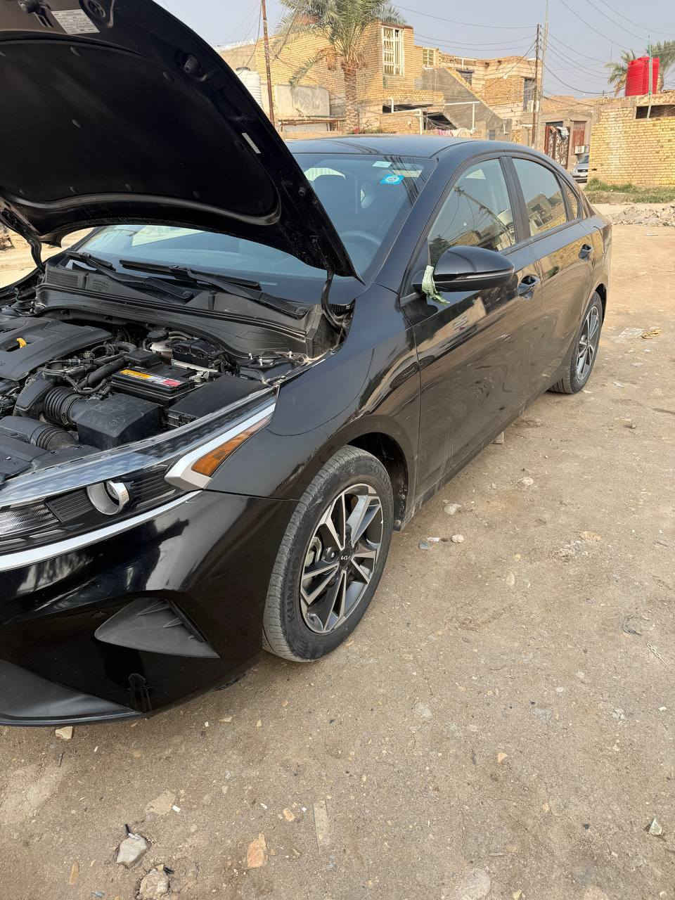 سلام عليكم سياره للبيع فورتي مديل 2023 دخول جديد حادث واضح بل صوره خاص مامتواجد انتصل على رقم ***********
