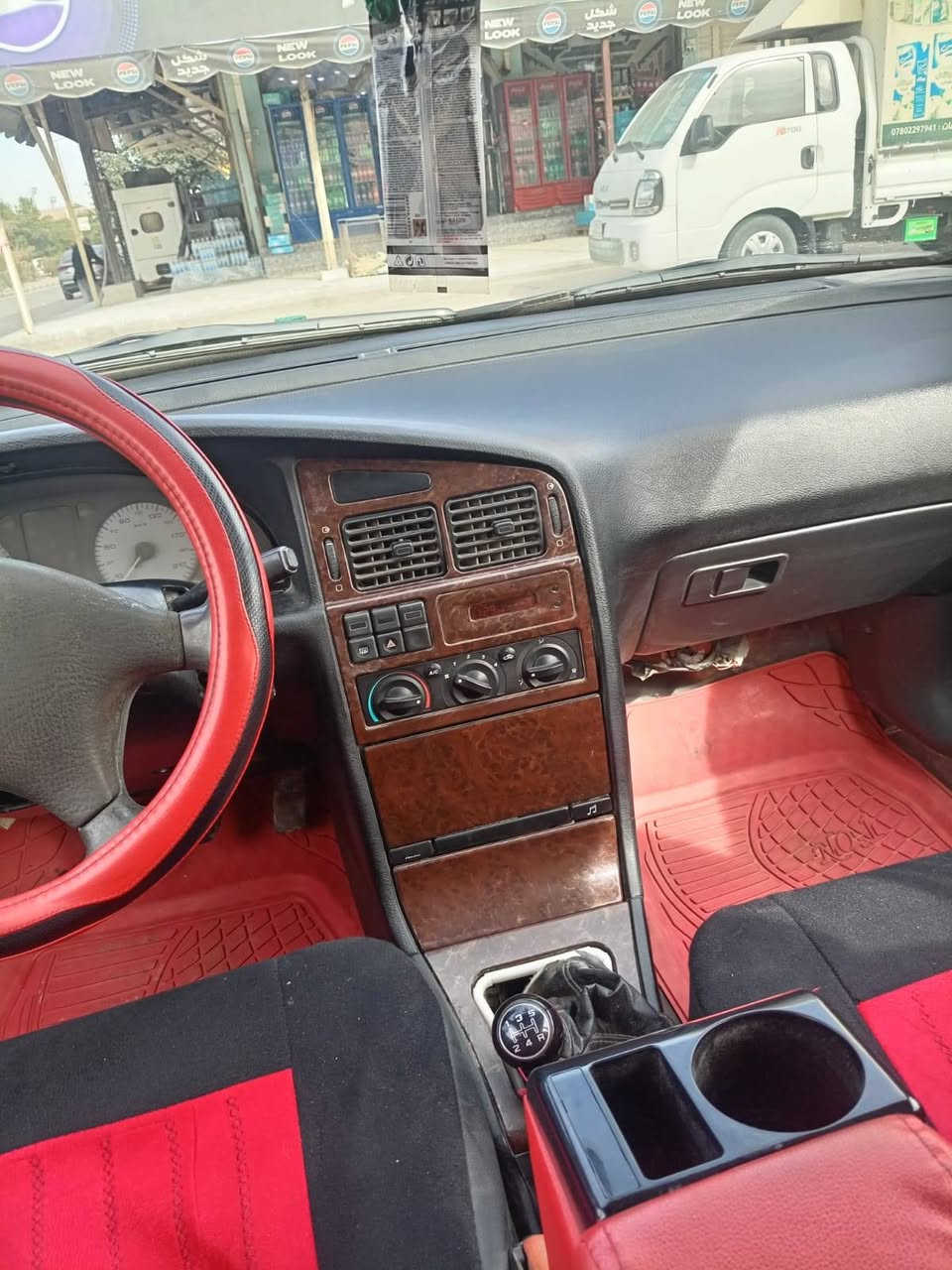 السلام عليكم  سيارة 🚗 بيجو بارس للبيع مديل 2016 سيارة حلوه مكفوله ومتعوب عليها تبيريد كير مكينه جديد تحويل ثاني يوم سياره ماتخسر عليها وباقي التفاصيل ***********  واتساب مفتوح السعر 48 وبيها مجال قليل العنوان السماوه المركز مكلغ بالنشر مصفره هيئه وغرامات يعني جاهزه🪬🪬
