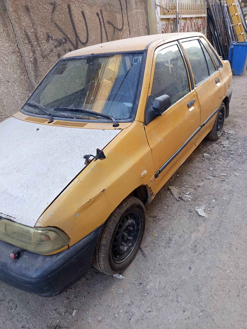 سايبا مديل٢٠١٢باسمي تحويل ثاني يوم السنويه الشهر١٠ السياره داخلها نضيف محرك كايم الكير مكفول التبرريد شغال الصدر الامامي جديد مع زوج تايرات اماميه جدد السياره نقصهه فقط محرك يجفت سعرهه ٢٠ وبيهه مجال قليل  مكانهه بغداد الغزاليه الشراي فقط يتصل***********
