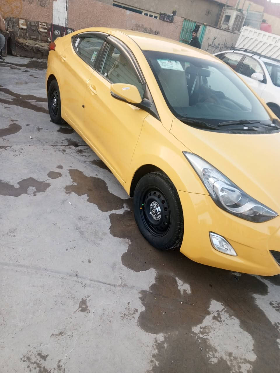 السلام عليكم 
الانتره 2014 خليجي بدون حادث 
مكينه 1800 دوش 
سياره كامله صدر امامي خلفي جديد
وتبريد شرط بسمي مصفره هيئة وغرامات 
مكاني بغداد حي النصر 
السعر 110 
***********
