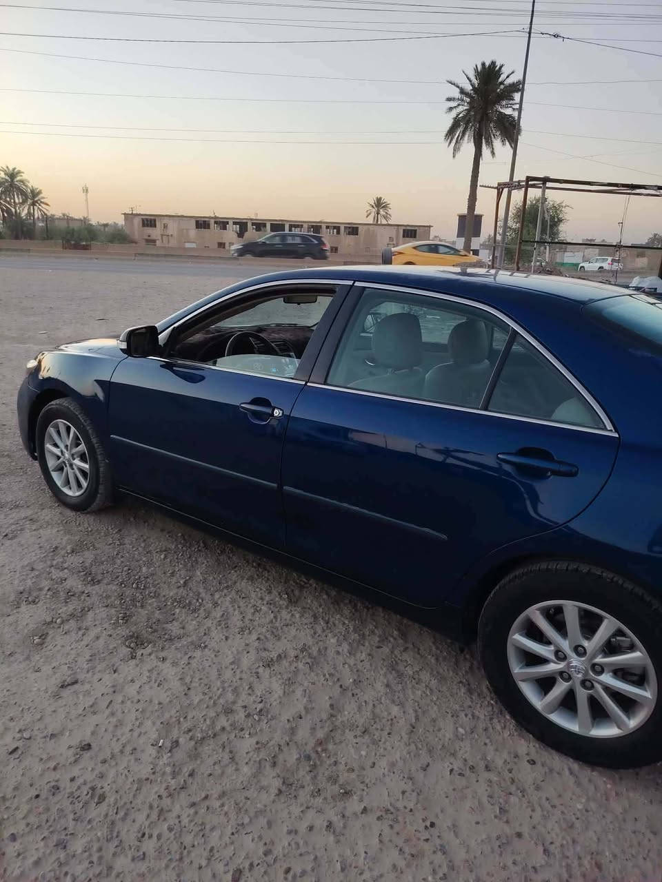 سلام عليكم كامري للبيع موديل 2009 أمريكي طخته براس جاملغ بدون دواخل بيه صبغ 2 قطع سياره جديده مكينه 6 سلندر مكينه جديد كير جديد تخم تاير جديد صدر جديد كهربايات شغاله كشنات كهربا و جلد مكان السياره ابو غريب لشهداء لسعر 96 وبيه مجال لهاتف ***********.  ***********
