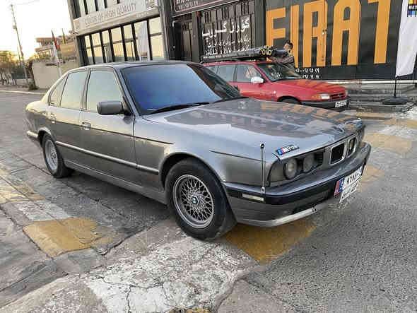 بیئێم مودیل1991
کراوە بە 1995
 525iبیلاد گێر ئۆتۆماتیک مەکینە کەپس
 گێرو مەکینەو ئەکسل بەشەرت
بۆیاخ عامە بەس چەمپێکی پێشی هەیە لای سەکن 
موسو بڕاوە بەشەرت 
سڵایت چوار جام کارەبا
 دەبڵ ئێرباک پێش پان
 کوشن جلدی سپی
 چوار تایەو ویلی موشەبەکی بیلادی لەژێرە
ڕەقەم هەولێر سەنەوی بەسەرجوە بەشەرتی تحویل  6ورەقە غرامەی لەسەرە دوای معامەلە ئەیگێرمەوە                سعر
51مجال
شوێن چەمچەماڵ 
ژ.م ***********
***********
ئەدمین ❤🌹
