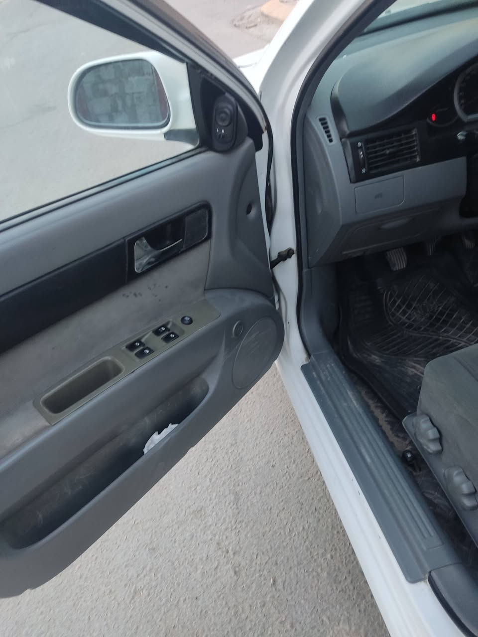 اسلام عليكم ورحمه الله وبركاته اوبترا موديل ١٠ كير ومحرك وحداديه كفاله كير عادي مصبوغة حزام السعر ٦٢ وبيه مجال ***********
