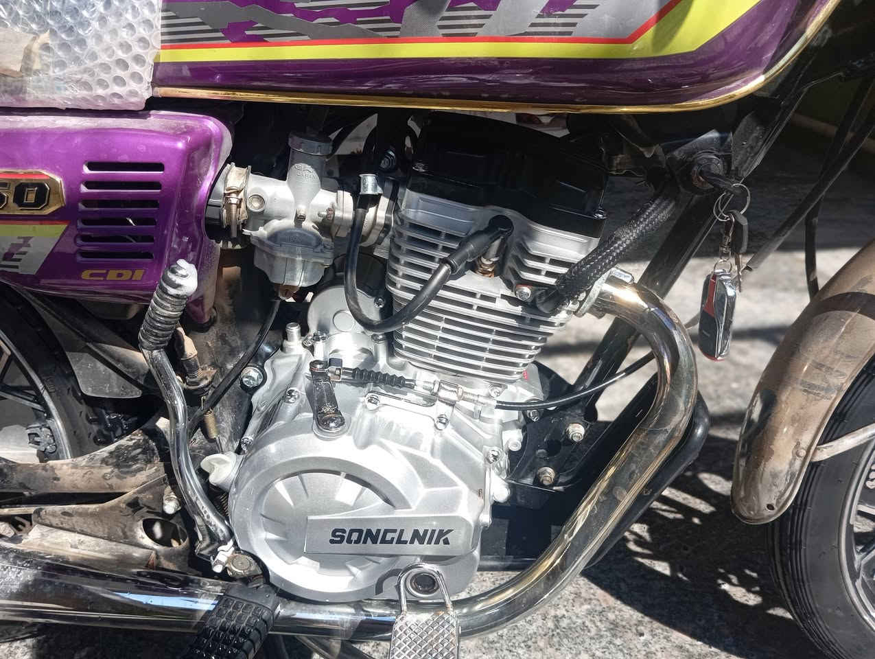 السلام عليكم دراجه سافان موديل ٢٥دراجه جديده اجدد من صور طك كارتون مكفولة كفاله عامه حتى من البنجر اكفله الك اذا بيه كلوب نقص تاخذه بسعر لبالك وتروح اراوق سكنر بصمته موجوده سويجات ثنين سعر ٧٥٠وبيه مجال ((واخيكم البياعه شره لا طبلي وصير براسي لوتي  مع حترامي))مكان الديوانيه الاسكان ***********
