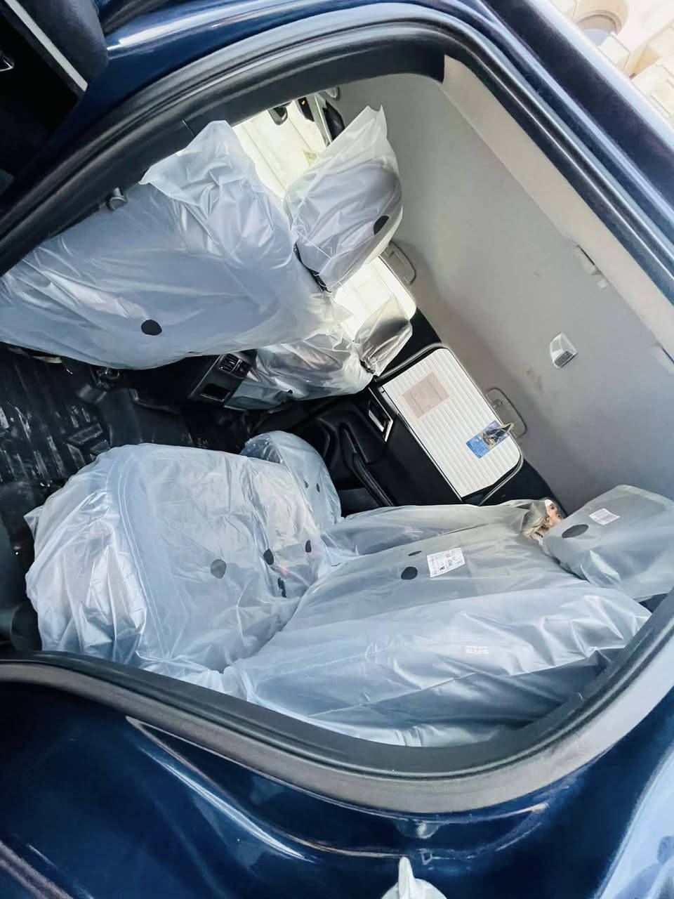 اوتلاندر 2023 فئة بلاك اديشن فول فول عدا فتحة ماشيه 62 الف حقيقي
بدون نقطة داخلي   مصروف ايرباك ستيرن سيتم بلاد 5 كاميرا كشنات جلد و كهربائي گيج إلكتروني مرايات شفط و كاميرا و رادار و تدفئة  سياره ٣ مقعد و ٧ راكب محرك ٤ سلندر حجم 2.5 كاميرا فول hd درجة بصمة هاند بريك بصمة گير ماوس جميع مقاعد بيهه تبريد خاص و جميع مقاعد مفصولة منامية رادار امامي و جانبي و خلفي جميع انظومات القيادة و نظام اقتصادي شاشة كبير ايباد اوتو ستارت و تحديد مسار و اوتو ستوب توقف ذاتي دفع رباعي 4/4  گير محرك تبريد كهربائيات حالة وكاله بعد بيهه هوايه مواصفات مكانها بغداد رقم الهاتف ***********
