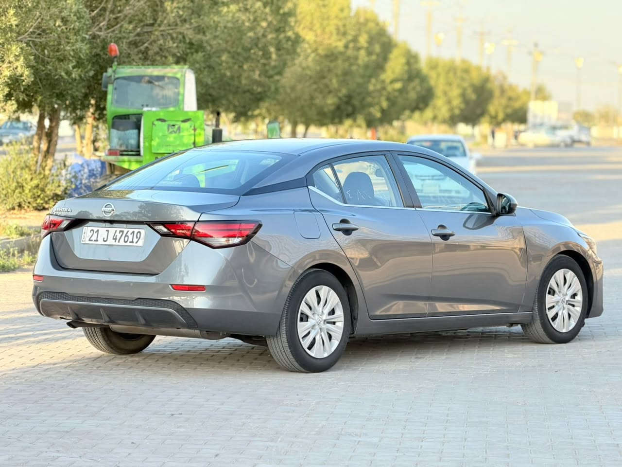 السلام عليكم//// نيسان سنترة موديل 23 ماشيه 25 الف ميل موصفات S  حادث فقط بنيد صبغ ايرباك سكان وبرده طاك راجع سستم بدون شاصي وداوخل السعر 133 وبيه مجال /// عنوان ديالى خانقين ///***********
