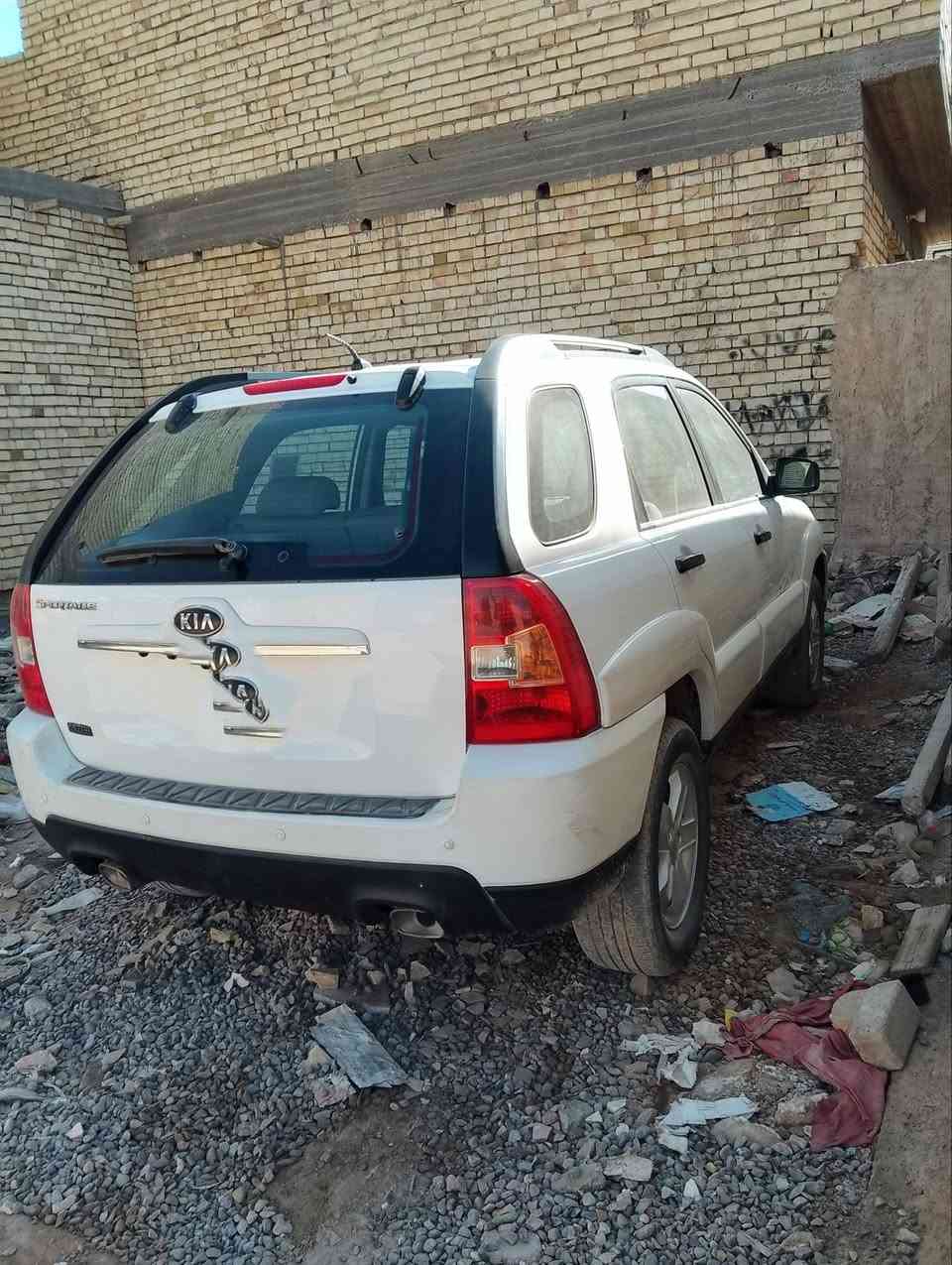 كيا سبورتج 2009 خليجي ماشية 155مكفولة من الصبغ مكان بغداد بلديات سعر 130وبيها مجال***********
