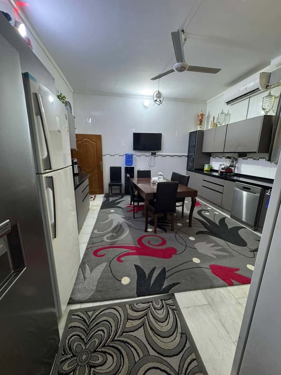 عقار للبيع بناء حديث وفق اعلى المعايير الهندسية والفنية المساحة ٢٥٠متر طابقين كما مبين بالصور
الموقع  حلة حي الخسروية  مقابل مركز شرطة حي بابل  للمعلومات الاتصال
***********
