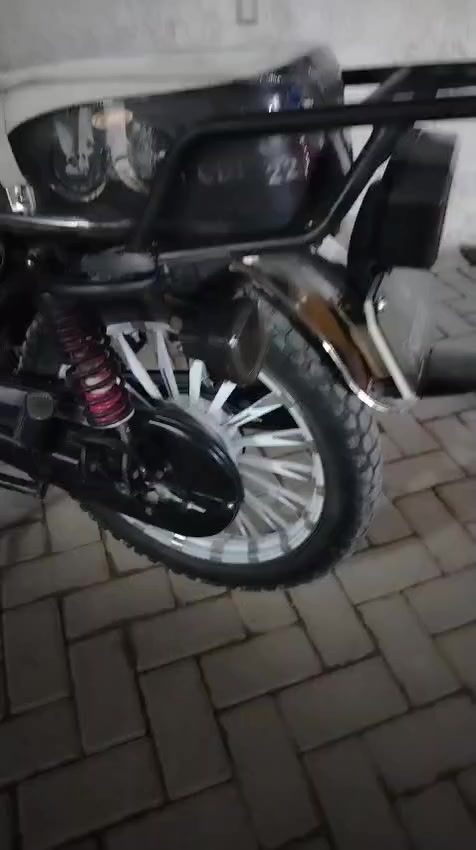 السلام عليكم شباب دراجه ايراني 2025 نازله بال 26 مقفوله كفاله عامه واي نقص ما بيها سعرها 800 مكاني بغداد ***********
