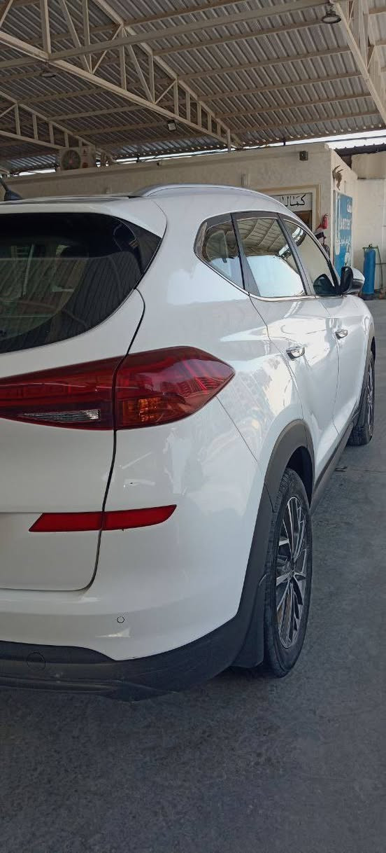 السلام عليكم 
توسان 2019 وارد خليجي مرقم بغداد مداور ثاني يوم فول مواصفات عدا بانوراما بصمه ابواب بصمه جنطه اشاره ترحيب اشاير بلمري مري شفط كشن كهرباء دواخل صاج لايت 4 عدسات بك لايت لد تحكم استيرن جهتين شاشه عطلات شاشه كبيرا كامرا دواره ويل كب كروم وضعيات قياده سياره جديده وبدون اي نقص مكينه 2000 دوش مكينه كير ع فحص ماشيه 95km الف 
السعر 160 وبيه مجال مكاني ديوانيه 
***********
