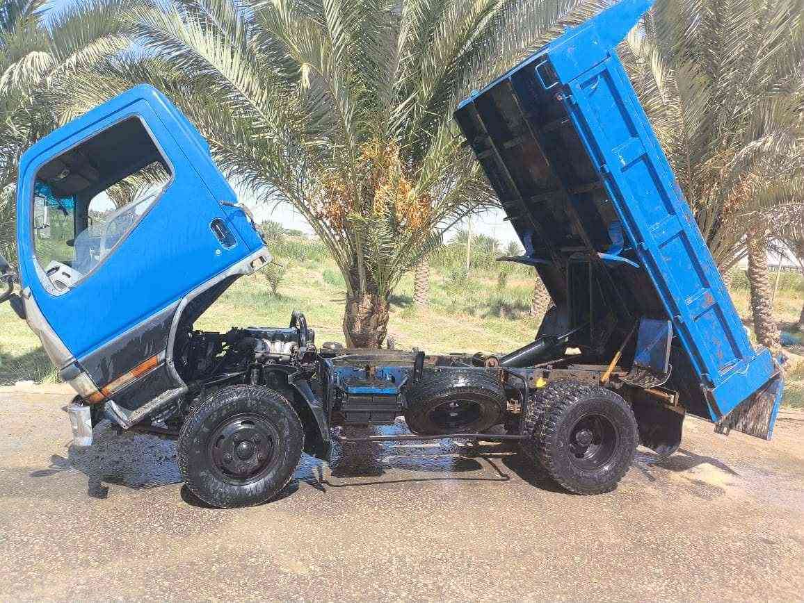 السلام عليكم
كنتر للبيع مديل 2002اصل قمبوره
لرقم مكفوله كفاله عامه
الرقم الماني كربلاء باسمي مداور ثاني يوم 
للستفسار على الرقم ***********
