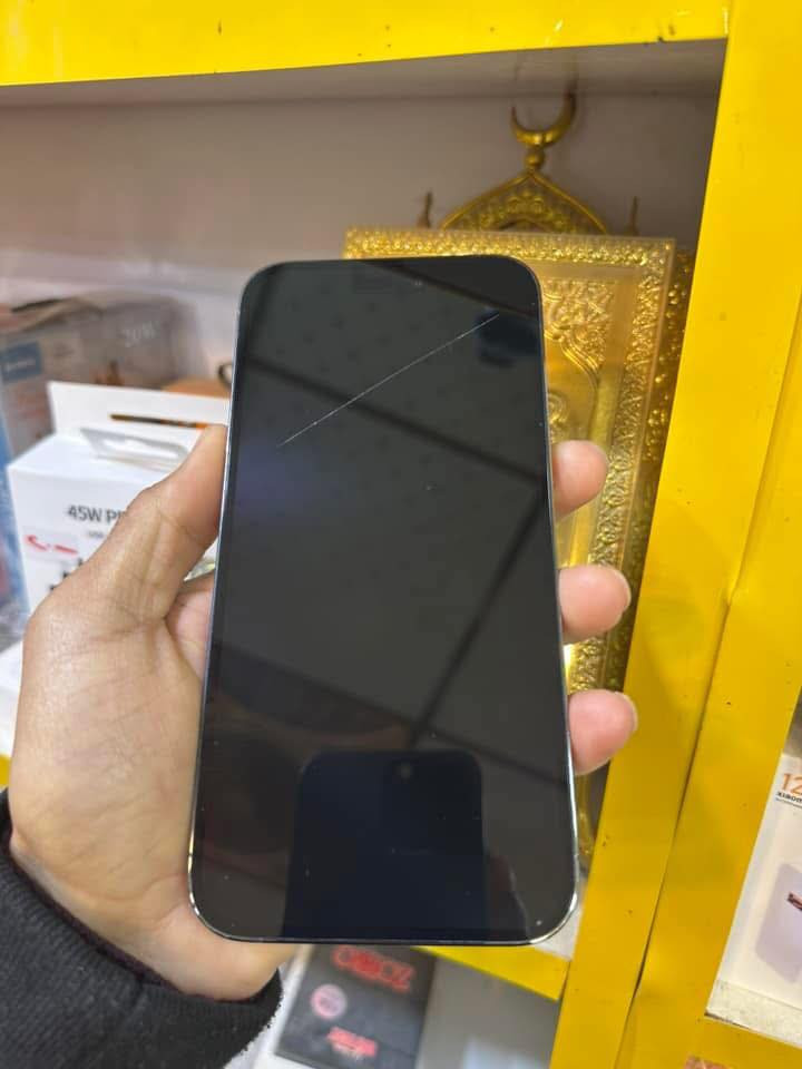 لبيع آيفون 14بروماكس شرق اوسط بطاريه 85جهاز نضافه 99 مكفول غراضه كامله فقط بي شخط بلشاشه السعر 825 مجاله كلش بسيط قطعه ماتتفوت 😍 //***********بي وات ساب
