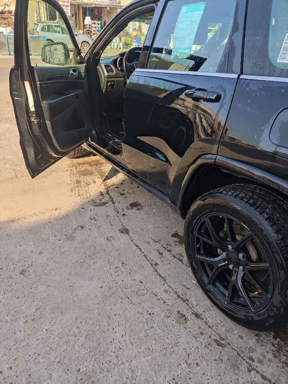 جيب شيروكي وارد امريكي  لون الاسود مميز 2011 محدثه 2020 تنته وكامرات تحكم حساسه +شاشه +تبريد ثلج وتدفئه..تايرات جدد
محرك 3600...   كير محرك مكفولات بدون حادث ولاضربه  السونار موجود صبغ التحديث وأثر شخوط  السعر155 بيها مجال قليل رقم بغداد مشروع وطني للتواصل//*********** // المكان (الموصل ..شقق الخضراء.. )
