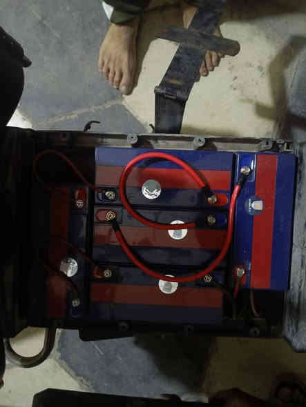 سلام عليكم دراجه شحن للبيع خمس بطاريات عل فحص كهربائياته كلهه شغاله موديل 24 نضيف نوع هارلي لماسه سعر 350 قفله مكاني رمادي رقم تليفون ***********
