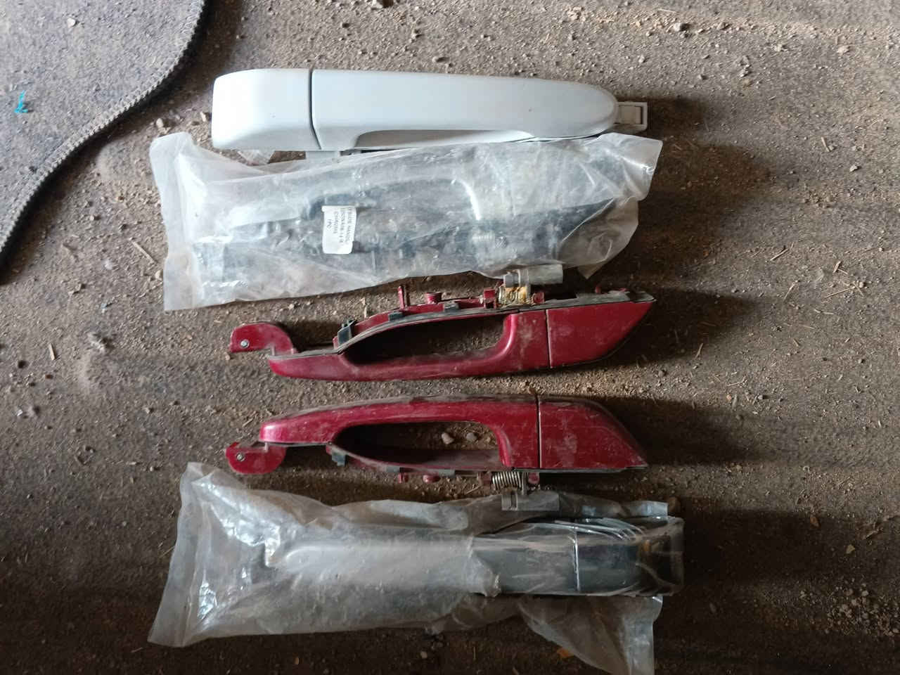 غراض مال تفصيخ... كيا سيدونا من 206الى 2014 كلهن مال كيا سيدونا بس دبلات اماميه مال اوبتيمه وهم مال تفصيخ جدد..... العنوان بابل شوملي /الاتصال ***********
