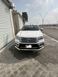 هايلوكس • ٢٠٢٥ • ماشيه ٤٠٠٠