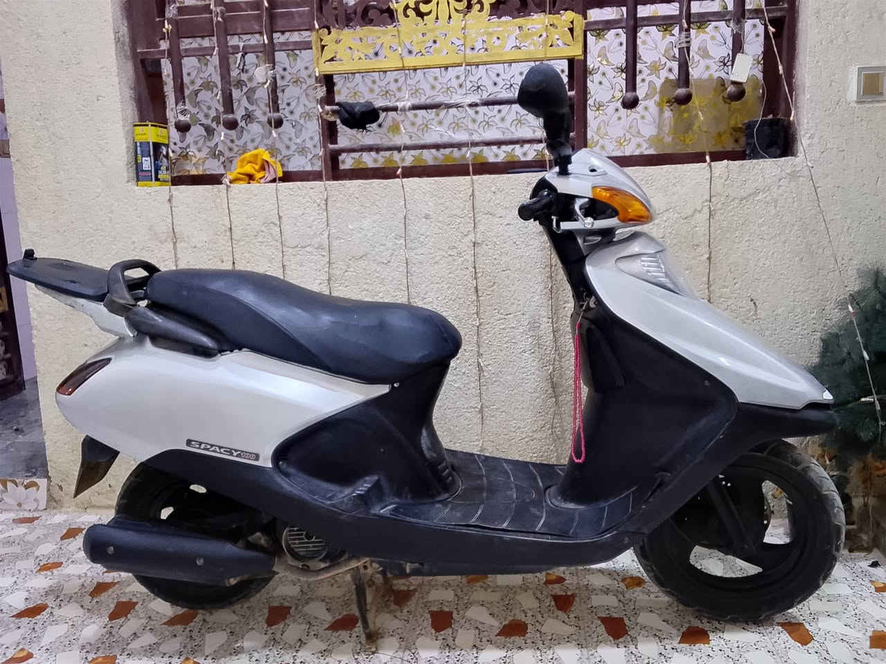 سلام عليكم دراجه سبيسي ياباني كفرات اصلي بلادي كابريتر بلاديه كله عله وضع شركه فقط رايمر كهربائيات كله شغاله سلف هندر قفل ستيرن قفل جنطة كله شغال تصال على رقم هاتف ***********
