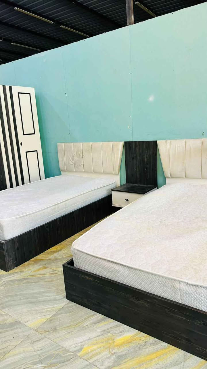 غرفة نوم سريرين ماركة نظيفة حدا تتكون من 5قطع مع دواشك طبية 2🌹🌹🌹🌹

السعر، 450الف 🔥🔥🔥
موصل الجانب الايسر /حي المثنى 
🌿🌿🌿🌿🌿🌿🌿
الشارع المقابل لمنتزه المثنى
✅شارع عمارة النخيل 
✅وماكس جيم 
✅وازياء النمور 
***********❤❤❤❤❤
داخل الفرع بالنزول قرب كراج  غسل السيارات   

(منزلي) لبيع الاثاث المستعمل 
متواجدون من الساعة ال 1ظهرا الى 8مساءا https://maps.app.goo.gl/BFTrpaanCHgXHP4H6?g_st=afm موصل, نينوى
