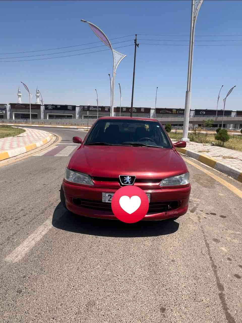 السلام عليكم 
بجيو 2001
صبغ عام بيها ملاحضات بسيطة
صدر امامي خلفي بحالة جيدة
السنوية لسنة2029
مكانها كركرك
للاستفسار
***********
