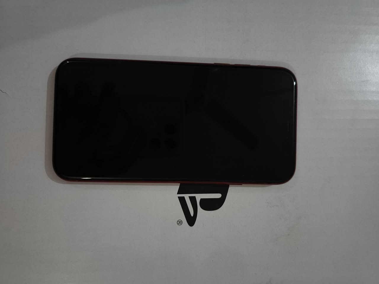 إيفون 11
لا مفتوح ولا مبدل بي أي شي بطارية 81 استخدام قليل 
الجهاز ما مفتوح ولا مبدل بطارية الشركة 
سعر 210 عنوان حلة شارع 80 
كلشي ماكو وياه بس الجهاز
***********
