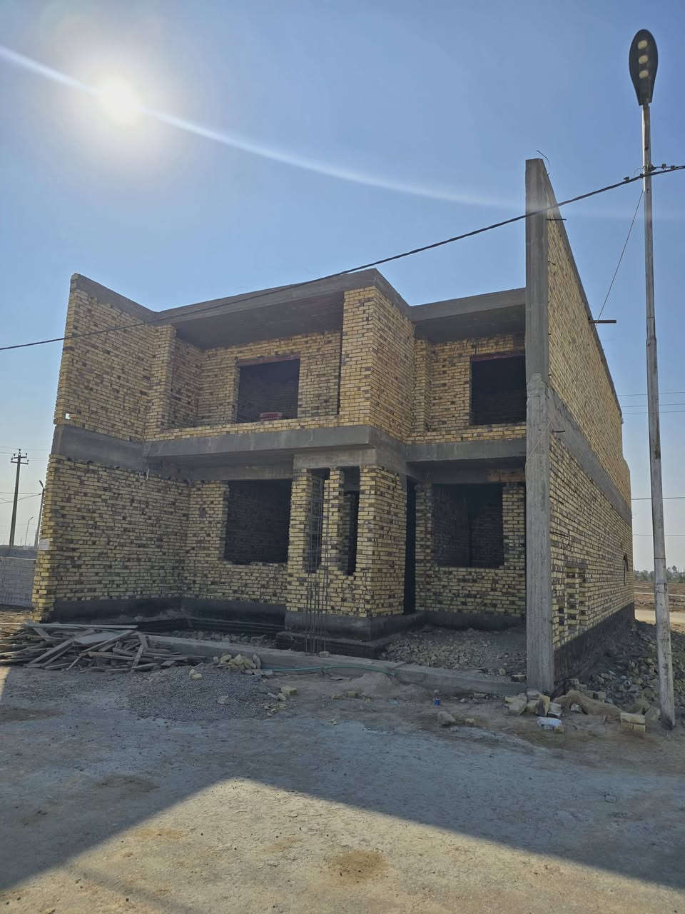 هيكل زراعي للبيع في مجمع المؤمل  مساحة 200م طابقين كونكريت مسلح بناء درجه اولى يحتوي على 5 غرف  وصالتين و3 حمامات واستقبال ومطبخ وخدمات مجاري وتبليط
الاستفسار ***********
