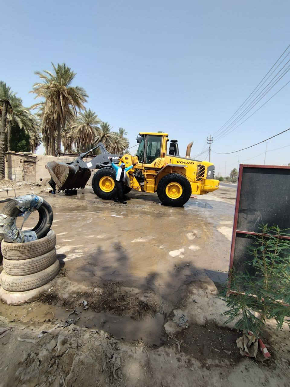 شفل اللبيع فولفو موديل 2010حجم120Fمكينه شرط بلاد تخم تاير ***********
