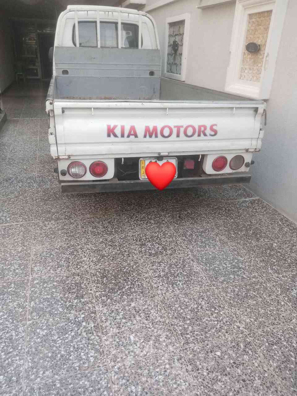 سلام عليكم ما رقصه مدير الكروب كيا حمل للبيع رقم بغداد بسمي مديل 2007 مكينه 3000 عنوان بغداد كماليه ***********
