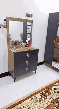 السلام عليكم ورحمة الله
للبيع غرفه نوم تركيه شبابيه نفر واحد ٥ قطع نظافه ١٠٠ بالمئة ماركة تركي اصليه
تتكون من / كنتور ٤ أبواب نظيف جدا
ميز تواليت أنيق ونظيف جدا
سرير نفر واحد
دوشك طبي تركي نفر واحد
كومدي سرير تركي نظيف
السعر المطلوب ٤٥٠  الف
للاستفسار
***********
***********
***********
