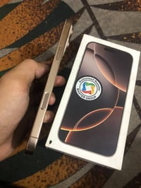 ايفون ١٦ برو ماكس ذاكره ٢٥٦ بطاريه ٨٨ شرق اوسط عربي لون روزكارتون موجو...