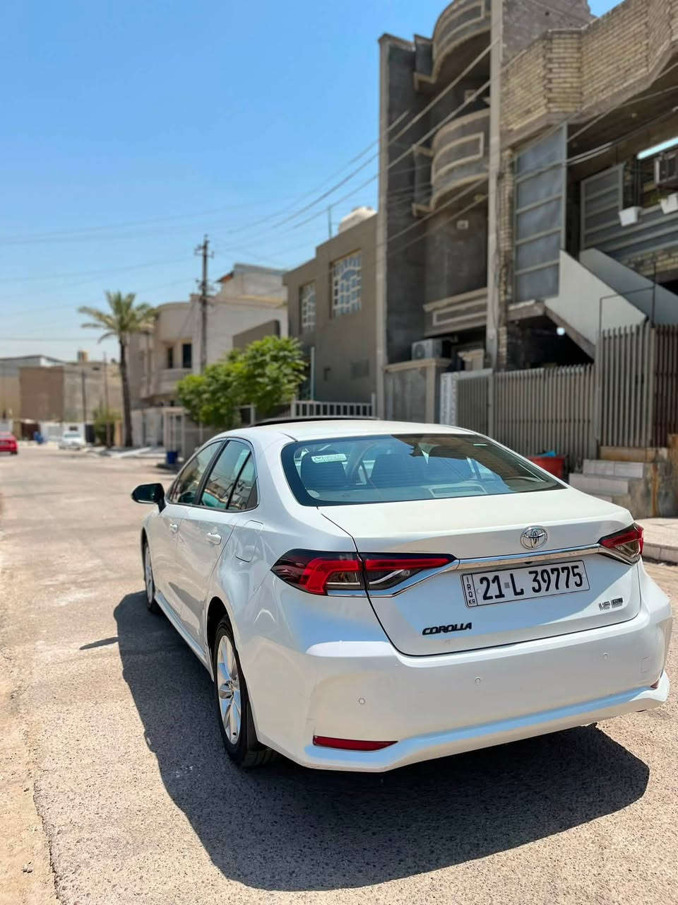 سلام عليكم 
تويوتا كورولا ساز 
2023
فول مواصفات فتحه بصمة شاشه داخل ابيض واسود 
ماشيه 45km
بيها ٣ مكانات بارد فقط بدون صبغ وبدون تبديل 
السعر 160 وبيها مجال شي قليل للشراي 
رقم سليمانيه تحويل ثاني يوم باسمك 
للاستفسار :***********
العنوان :بغداد البلديات
