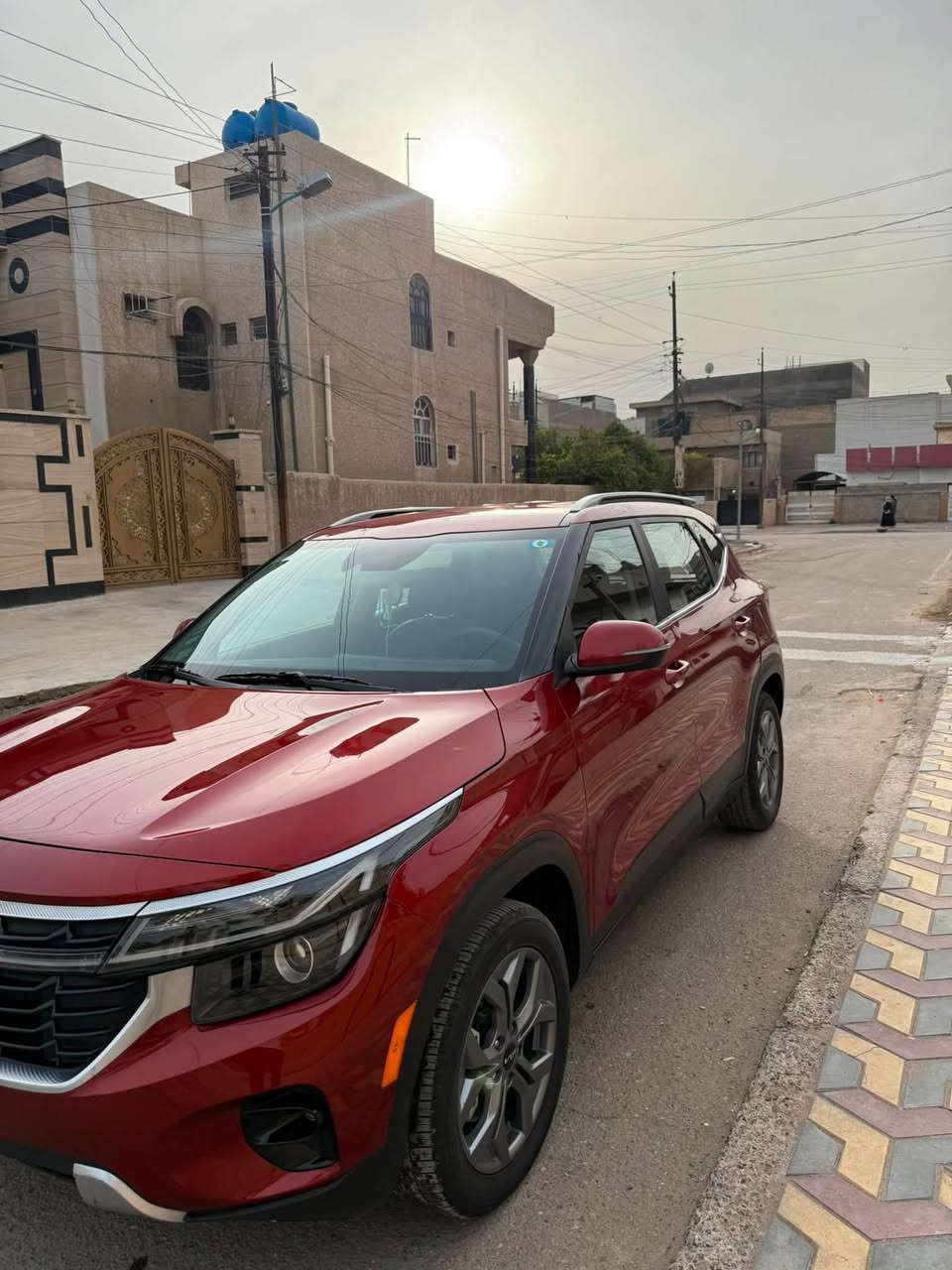 السلام عليكم .....
السياره للبيع او المراوس 
كيا سيلتوز 2024 أمريكي 
مكينه 2000 المرغوب 👍
السياره حادثها باب وجاملغ السائق وتبدلن بقطع بلاديه مال الشركه وبدون صبغ ، ماشيه 28ميل بعدها بحاله الوكاله وبدون اي نقوصات .ومرقم كامل بغداد وبأسمي وشرط ثاني يوم تحويل فول مواصفات عدا الفتحه السعر165$ بيع سريع وبيها مجال  للشراي .. مكان السياره بغداد المشتل  
*********** موجود واتساب تواصل وياي ادزلك صور الحادث .
