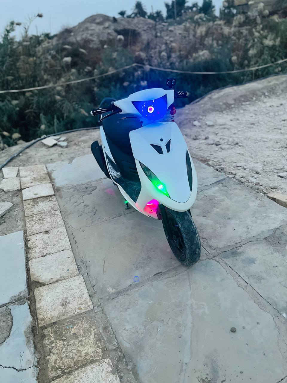 دراجه ماكس عدله ياباني رمبه
صار 3 تشهر من منزله 

دراجه سبانه ما محطوط عليه وشوفت عينك  نصبه وجمال وترتيب  كفرات مبدله لجماليه لا اكثر السعر(900) وبيه مجال حك جيه 

مكان  ناصريه سوق الشيوخ كرمه بني سعيد رقمي ***********
