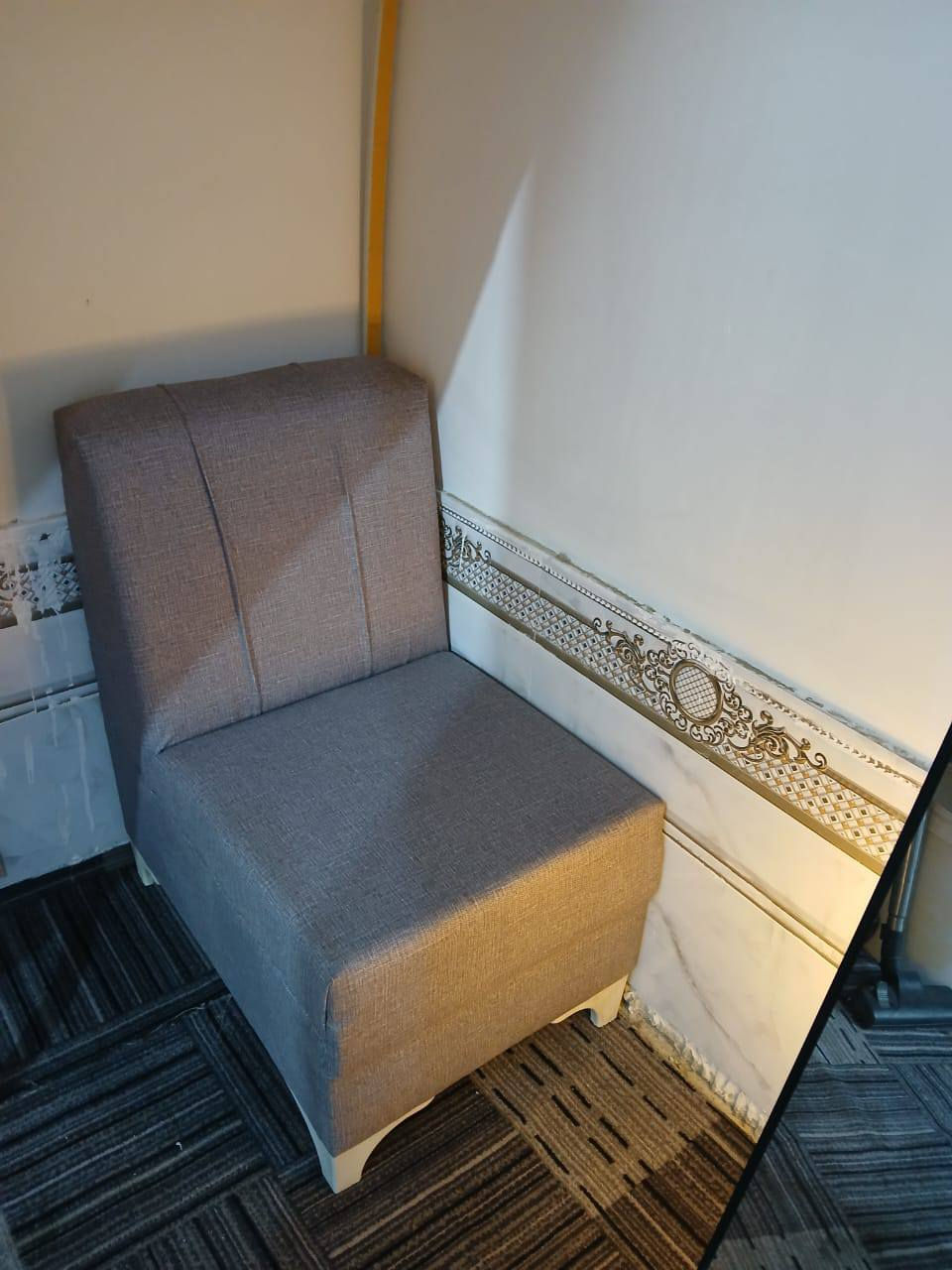 تخم كامل
لون رصاصي
5 قطع 10 مقاعد
300 بي مجال
حي الفداء
