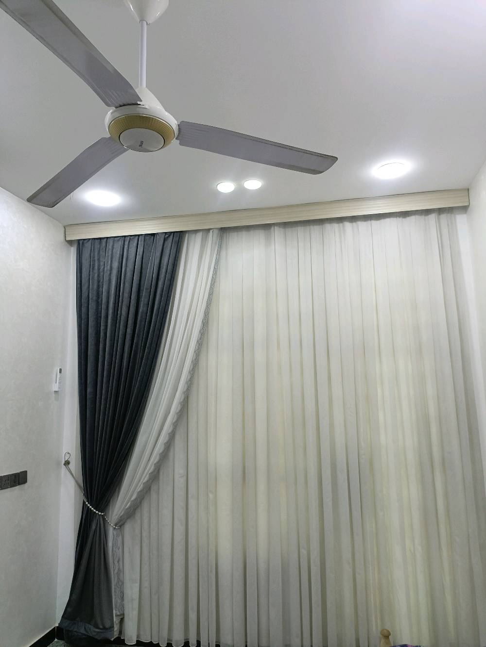 سلام عليكم مشتمل 50 متر واجهة 5 نزال 10بناء جديد درجة اولى ط1 استقبال مطبخ ترك صحيات ط2 غرفه كبيرة صحيات بيتونه كبيره مخزن وسطح حي اور ام الكبر شارع السمجه صفحة جامع الفردوس 