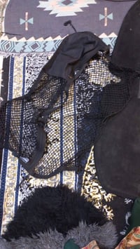 عندي هذني الغراض مال بلاسايد اصليات حمالات قماره والفرشه الخلفيه والشب...