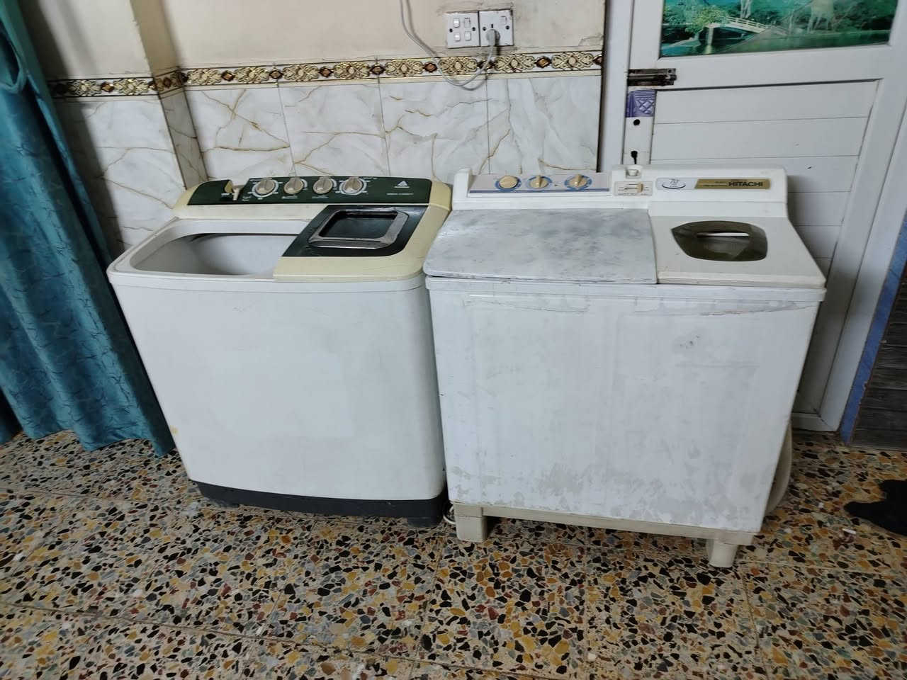 سلام عليكم غسالات اثنين نضاف كلش وحده الحافض حجم وسط شغاله غسيل تنشيف
والثانيه هيتاشي ياباني شغاله 
للبيع الوحده 65قفل مكاني العبيدي الراسه شارع 20 
***********
