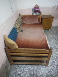 تخت • نظيف • حجم كبير